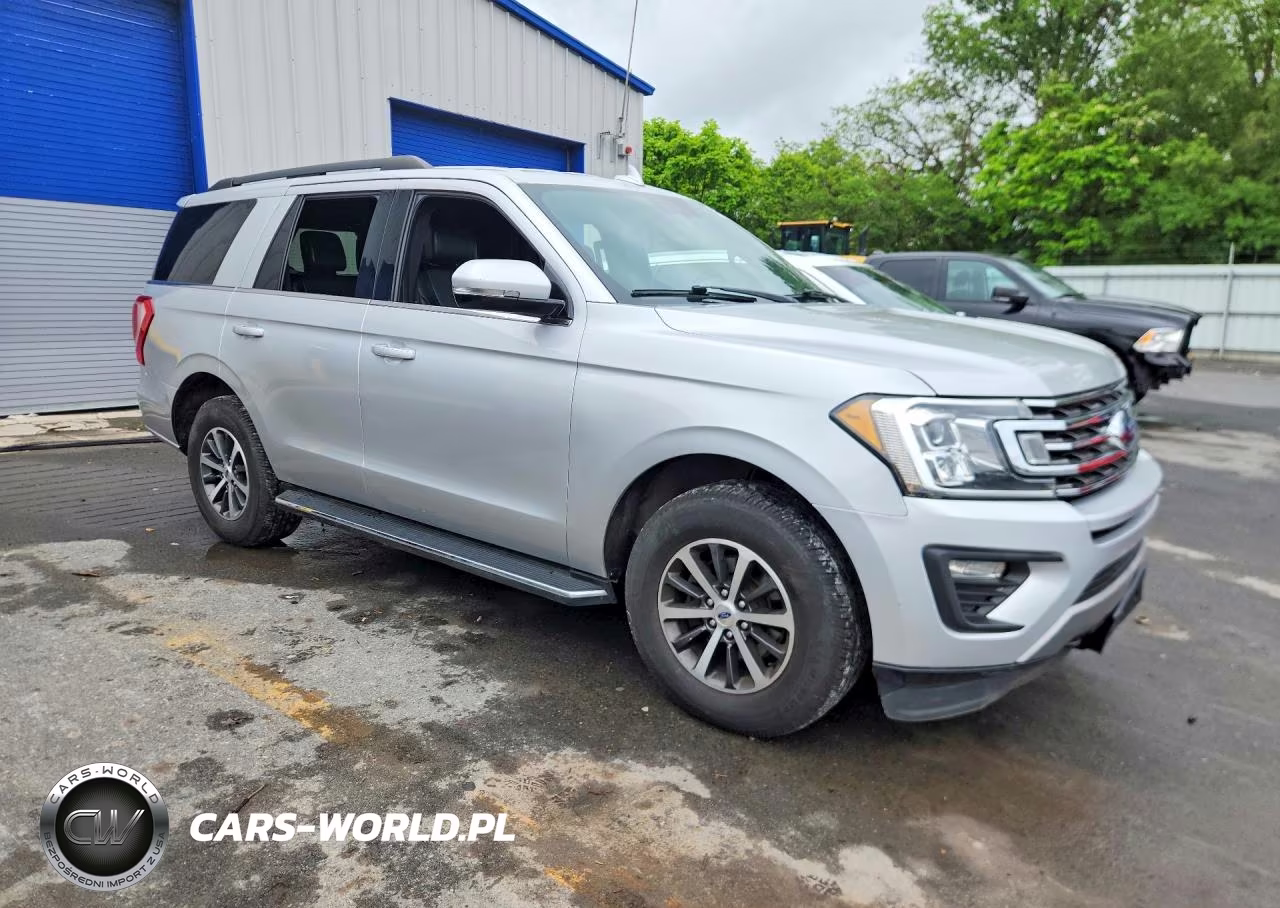 2018 Ford Expedition Xlt VIN:1FMJU1JT2JEA71689 - 4