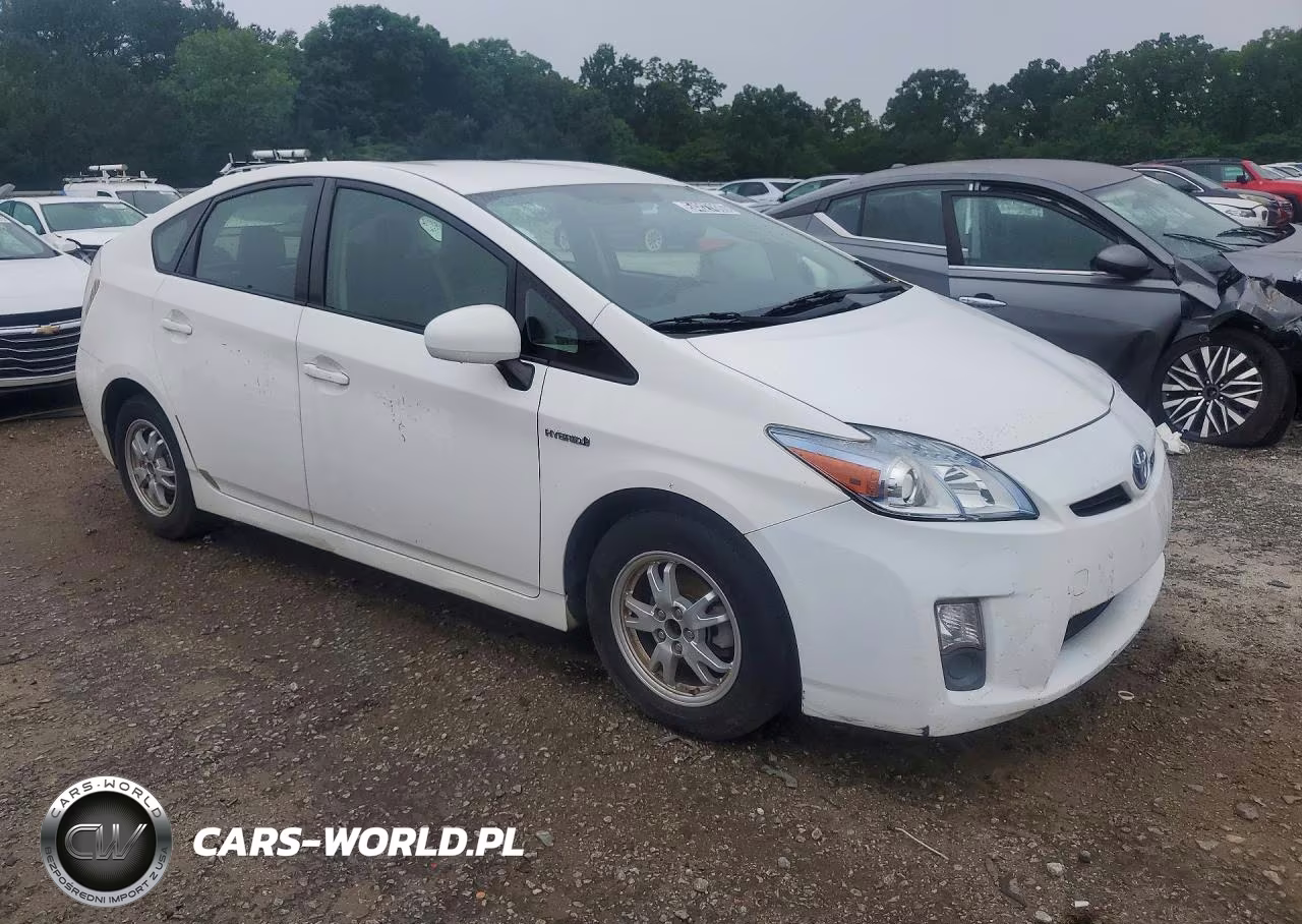 2011 Toyota Prius Two VIN:JTDKN3DU5B1365828 - 4