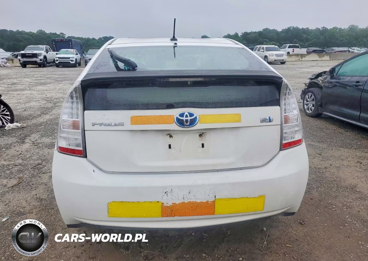 2011 Toyota Prius Two VIN:JTDKN3DU5B1365828 - 6