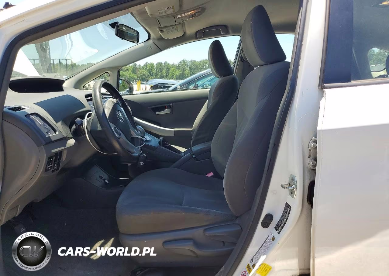 2011 Toyota Prius Two VIN:JTDKN3DU5B1365828 - 7