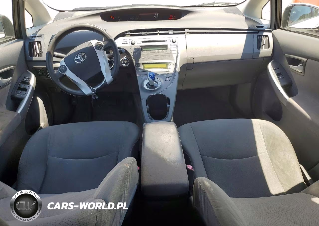 2011 Toyota Prius Two VIN:JTDKN3DU5B1365828 - 8