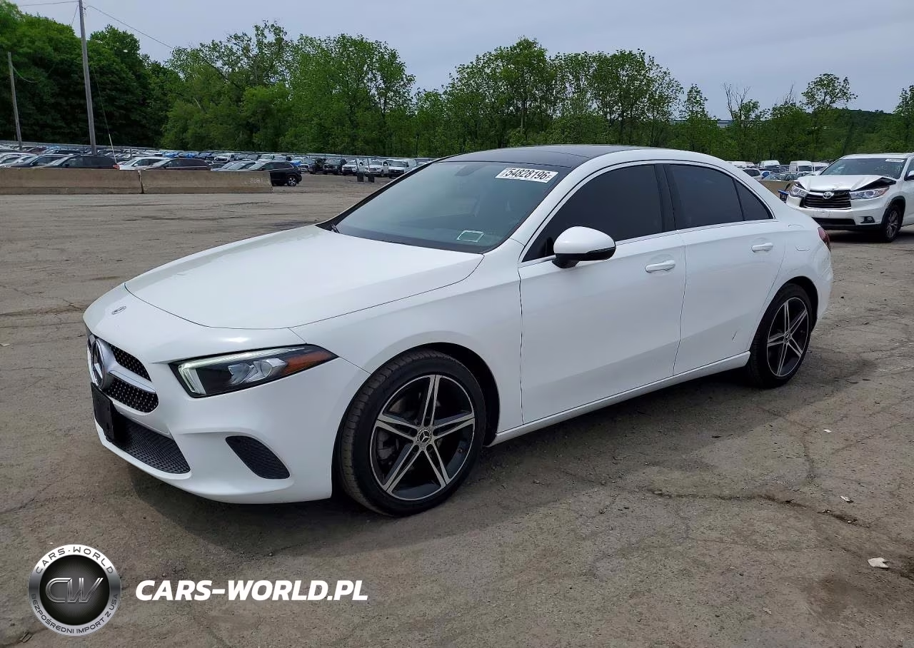 2021 Mercedes-Benz A 220 4Matic – zdjęcie 1 z 12