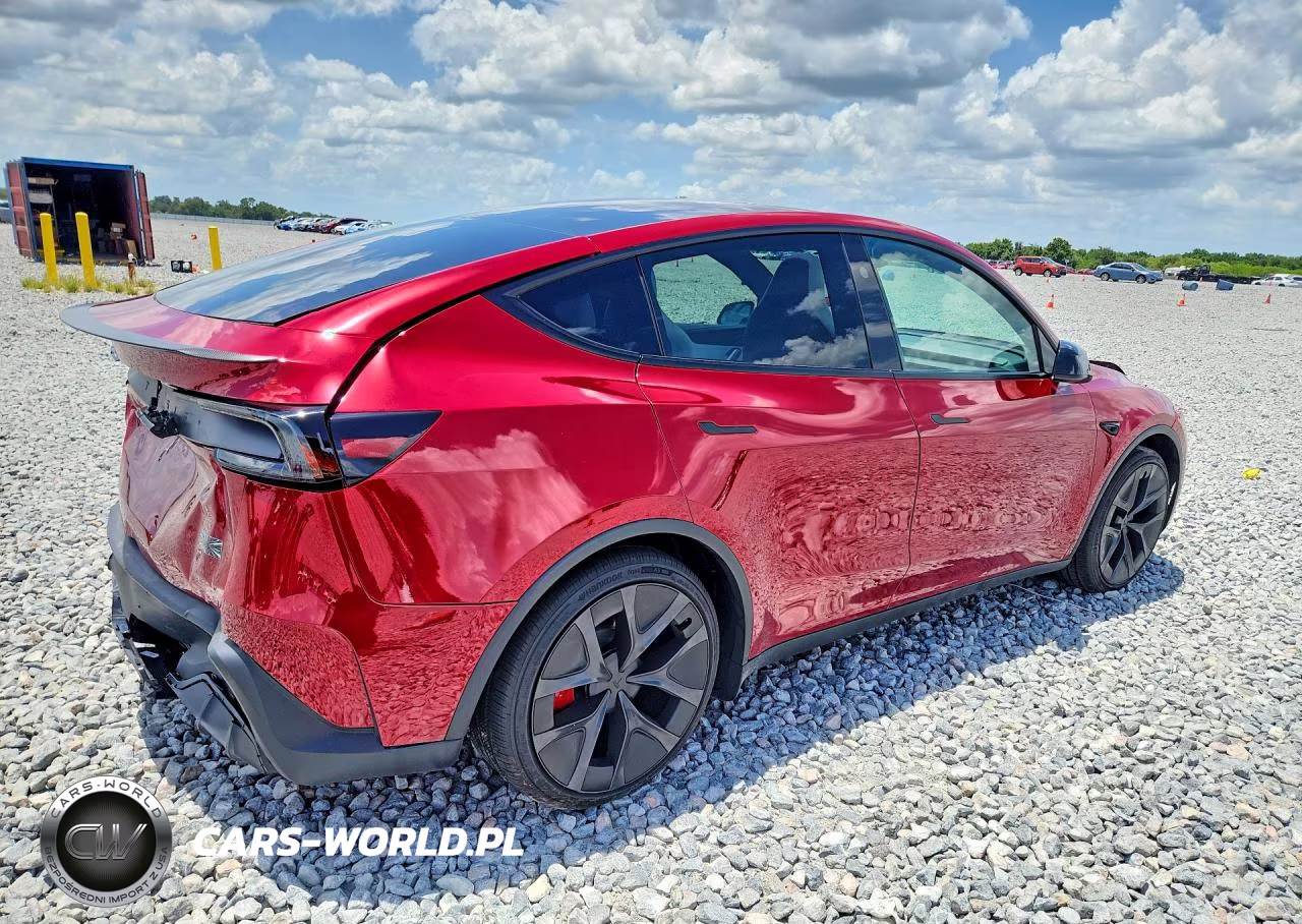 2026 Tesla Model Y VIN:7SAYGDET4TA680130 - 3