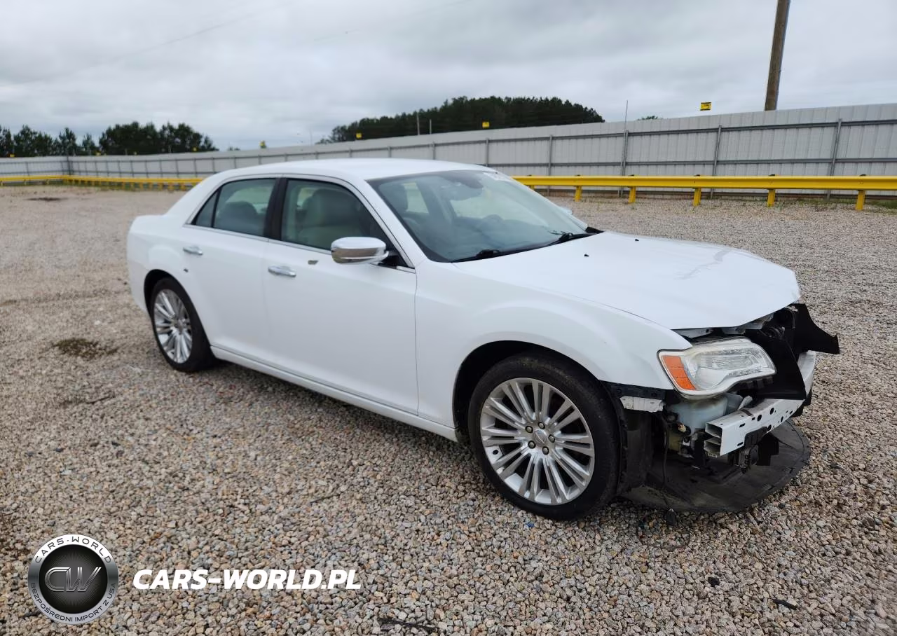 2011 Chrysler 300 Limited VIN:2C3CA5CG7BH581001 - 4