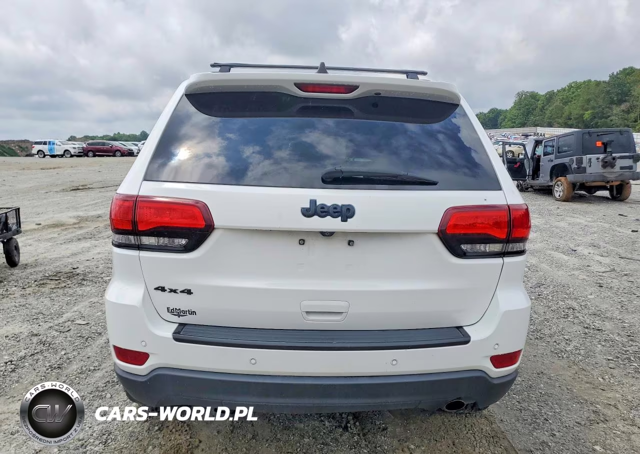 2018 Jeep Grand Cherokee Upland 4X4 VIN:1C4RJFAG6JC387558 - 6