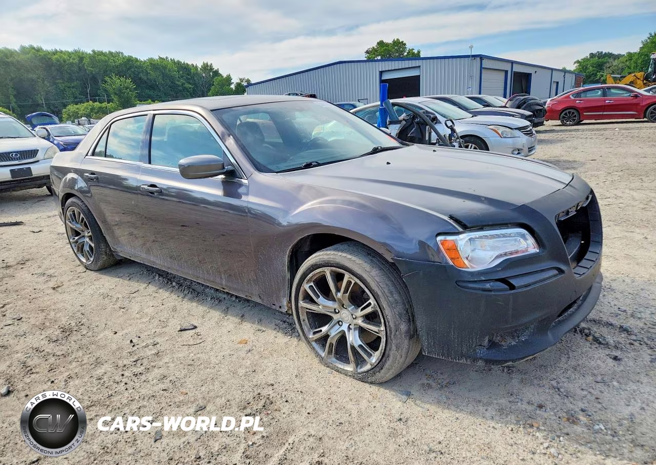 2013 Chrysler 300 VIN:2C3CCARG8DH519572 - 4