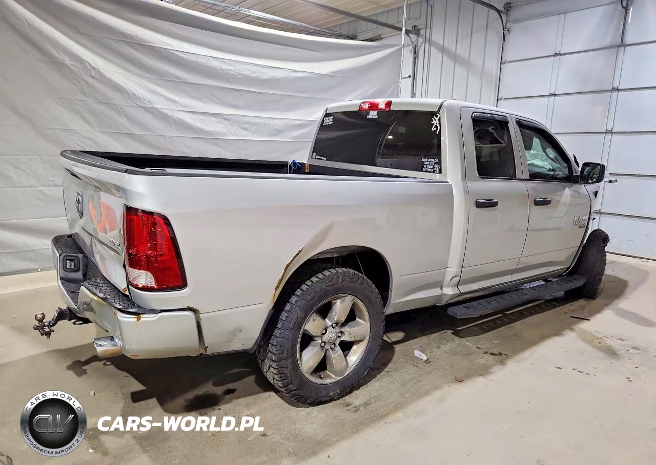 2019 Ram 1500 Classic Tradesman VIN:1C6RR7FT6KS546811 - 3