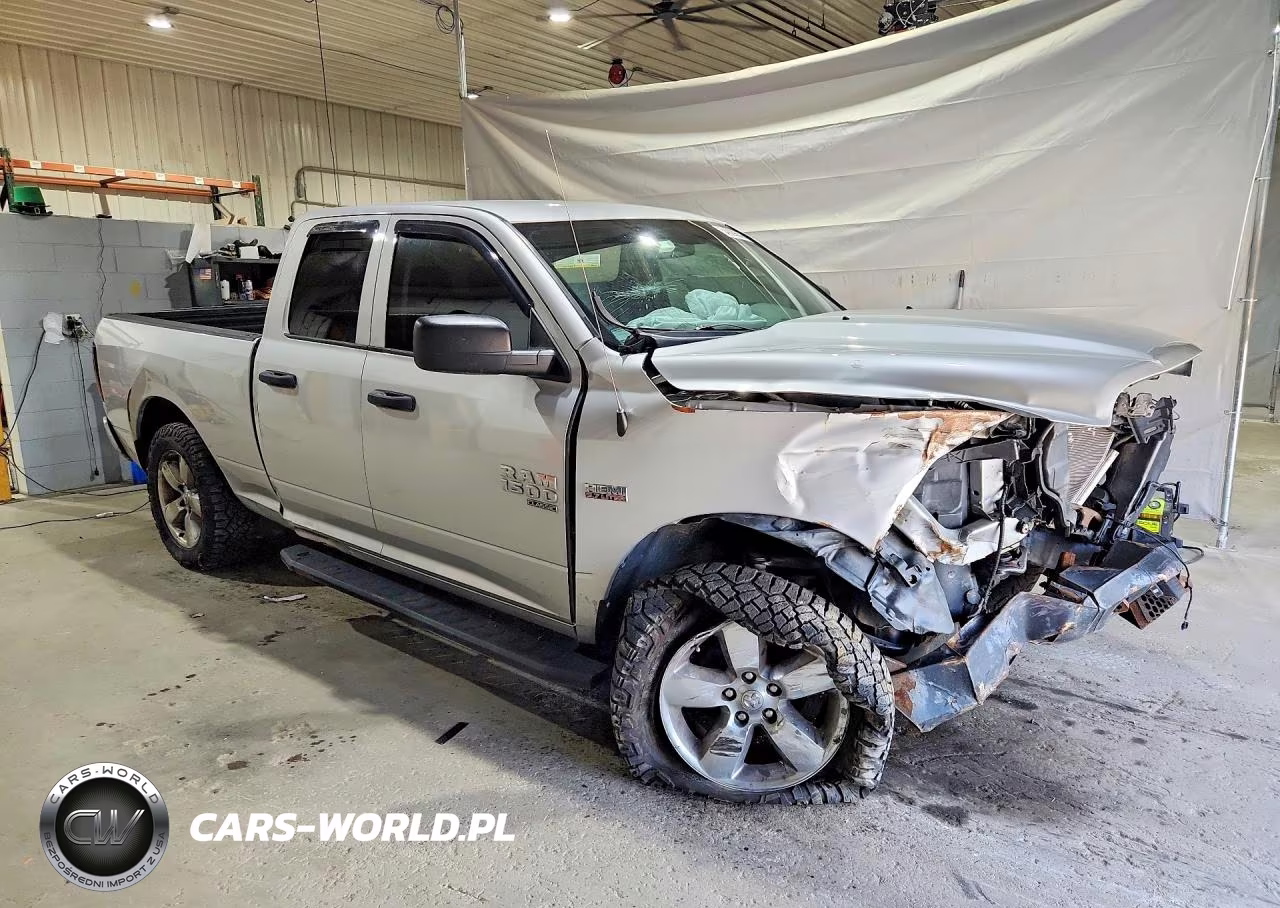 2019 Ram 1500 Classic Tradesman VIN:1C6RR7FT6KS546811 - 4