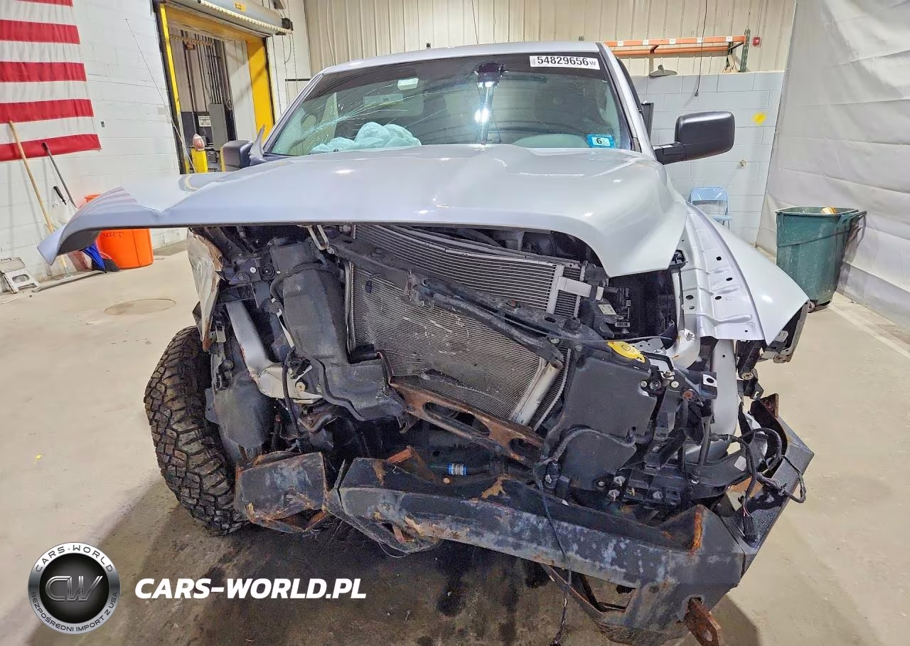 2019 Ram 1500 Classic Tradesman VIN:1C6RR7FT6KS546811 - 5