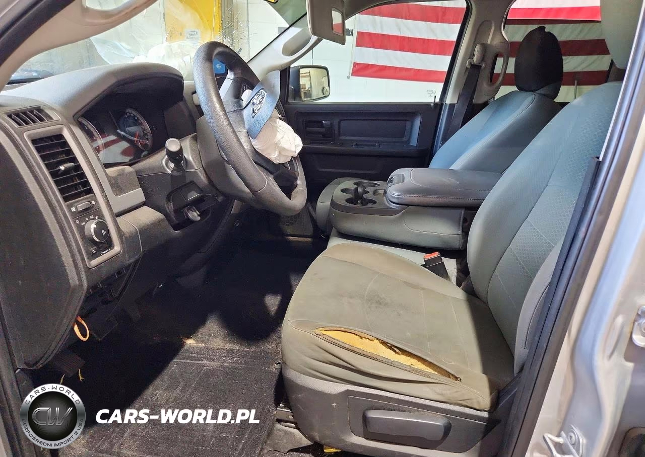 2019 Ram 1500 Classic Tradesman VIN:1C6RR7FT6KS546811 - 7