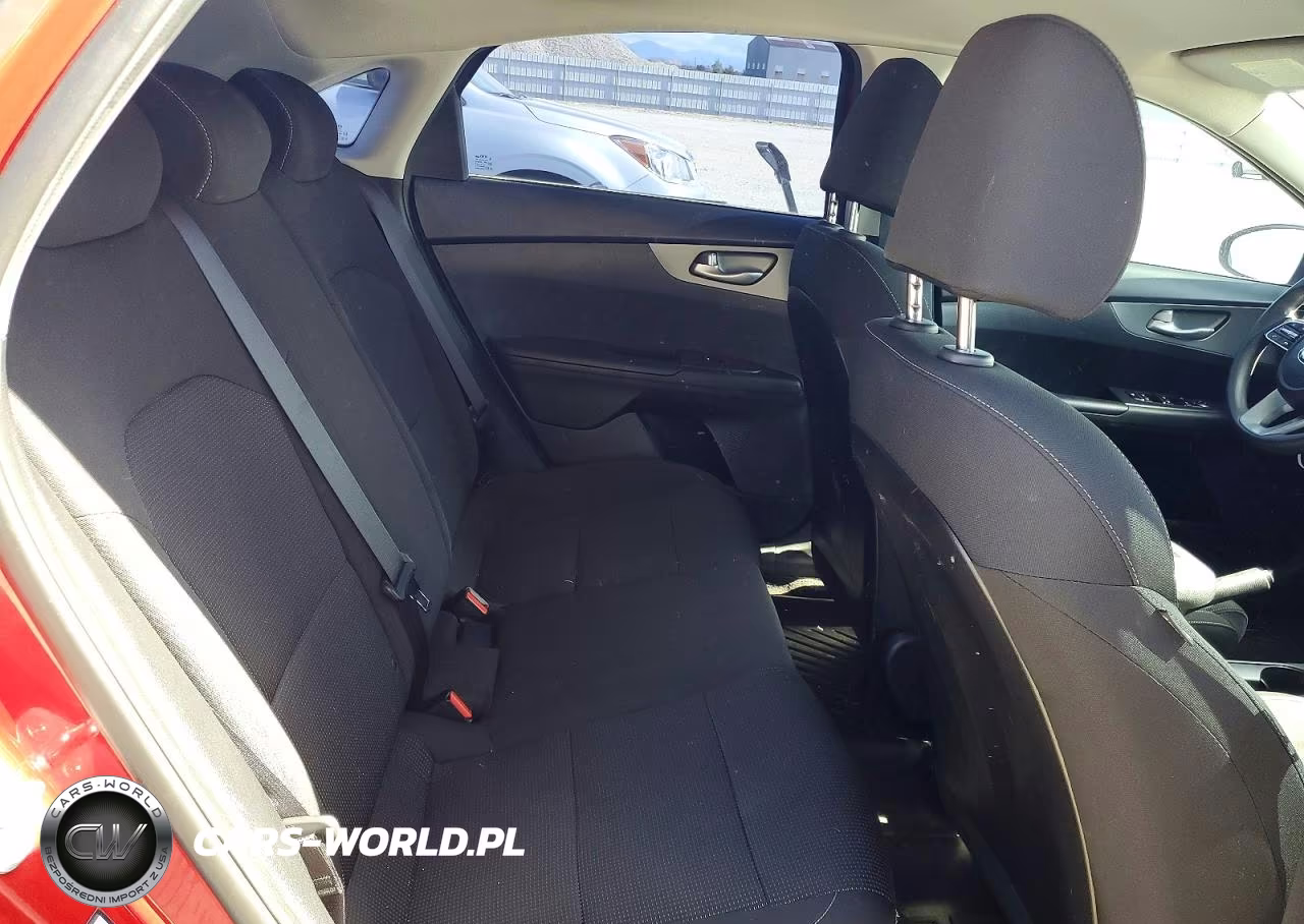2019 Kia Forte Lxs VIN:3KPF24AD2KE050938 - 10