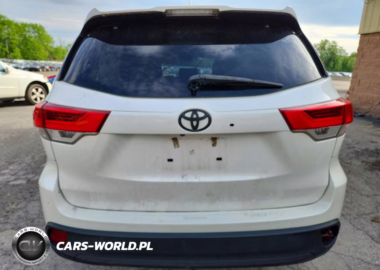 2019 Toyota Highlander Le Plus VIN:5TDBZRFH6KS993214 - 6