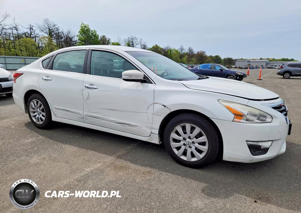 2015 Nissan Altima 2.5 S VIN:1N4AL3AP5FC253840 - 4