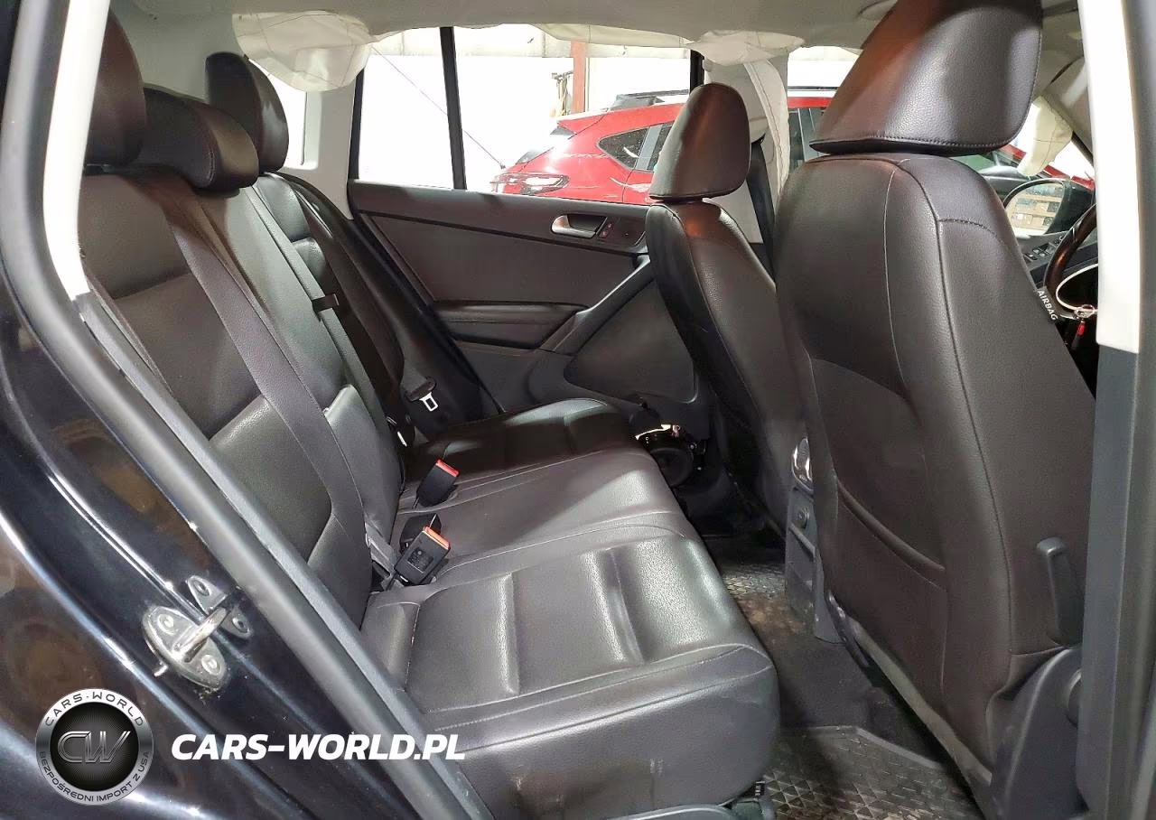2017 Volkswagen Tiguan S VIN:WVGBV7AX1HK027914 - 11