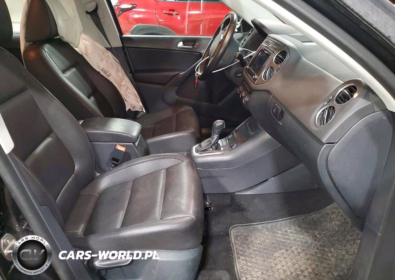 2017 Volkswagen Tiguan S VIN:WVGBV7AX1HK027914 - 7