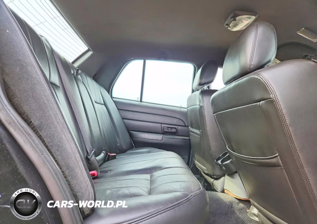 2009 Ford Crown Victoria Police Interceptor VIN:2FAHP71V39X116895 - 10