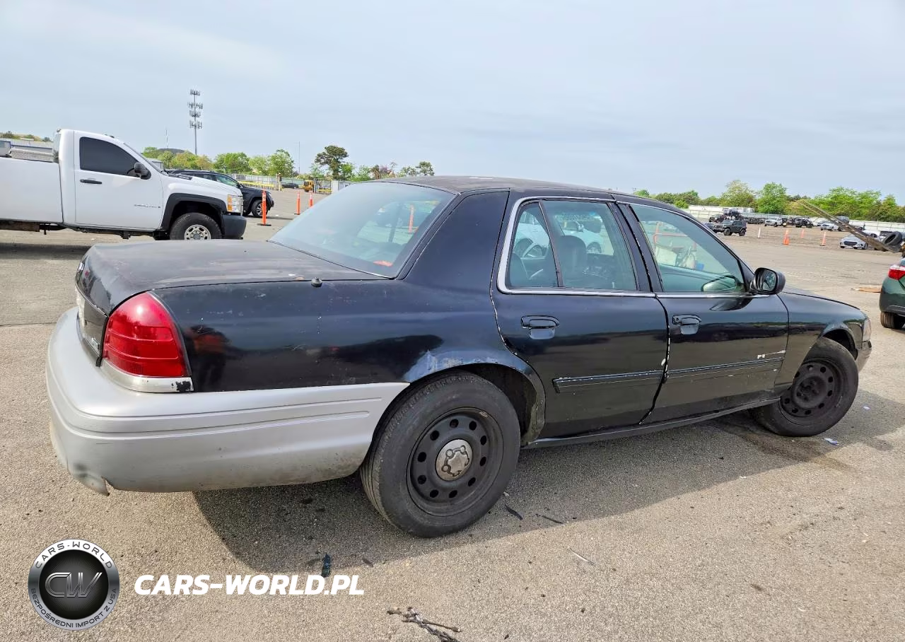 2009 Ford Crown Victoria Police Interceptor VIN:2FAHP71V39X116895 - 3