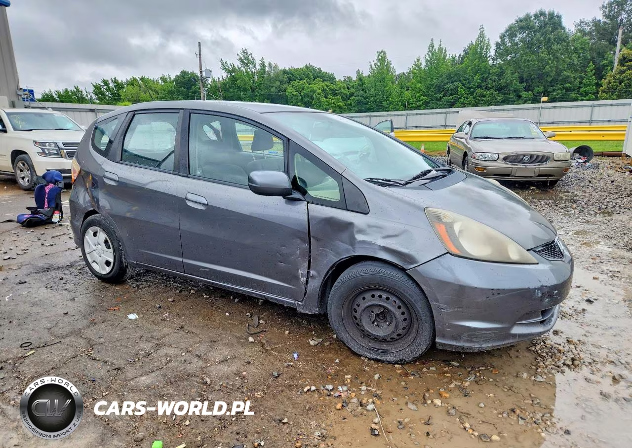 2013 Honda Fit VIN:JHMGE8H32DC008178 - 4