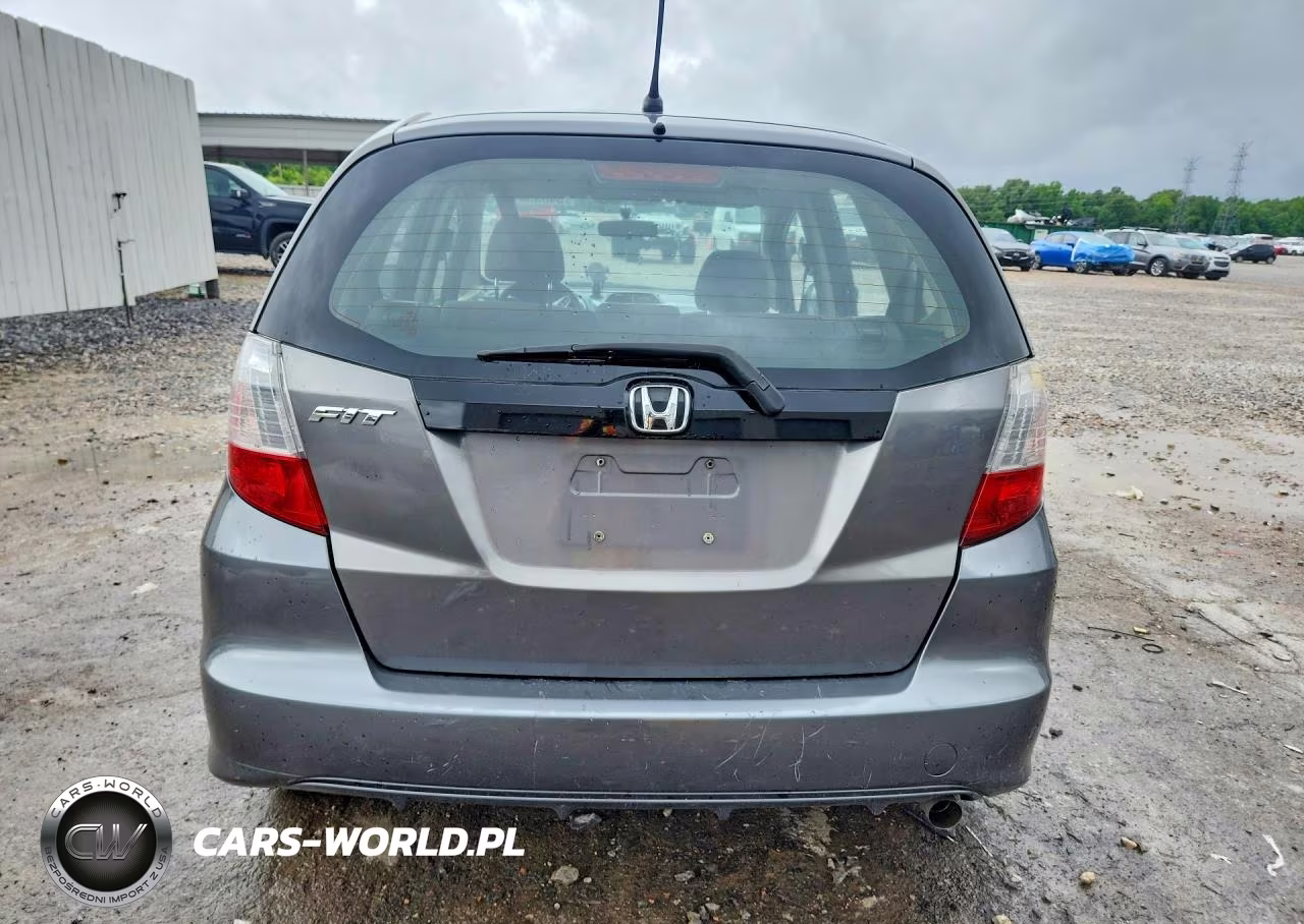 2013 Honda Fit VIN:JHMGE8H32DC008178 - 6