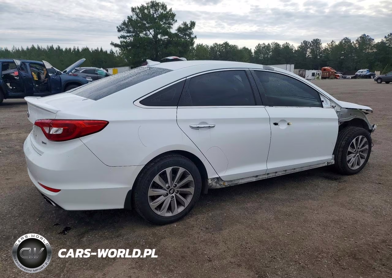 2015 Hyundai Sonata Sport VIN:5NPE34AF4FH237500 - 3