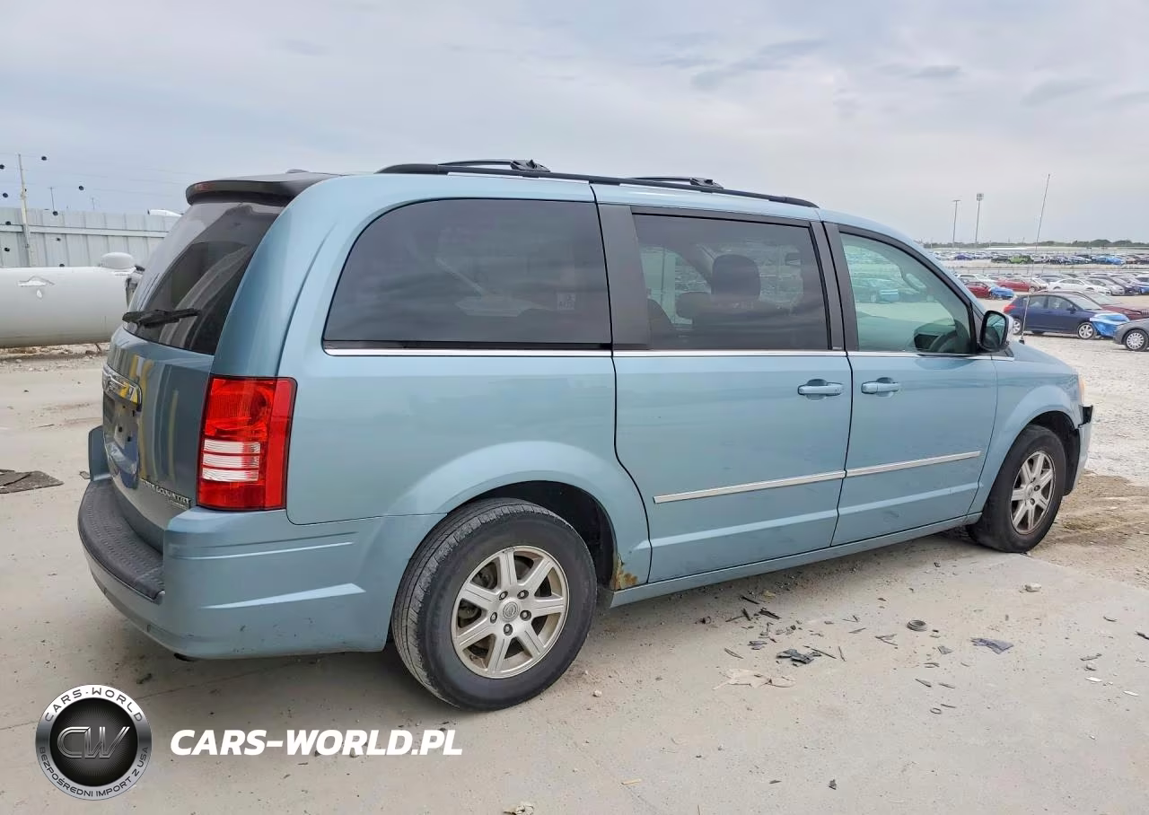 2010 Chrysler Town & Country Touring Plus VIN:2A4RR8DX5AR398309 - 3