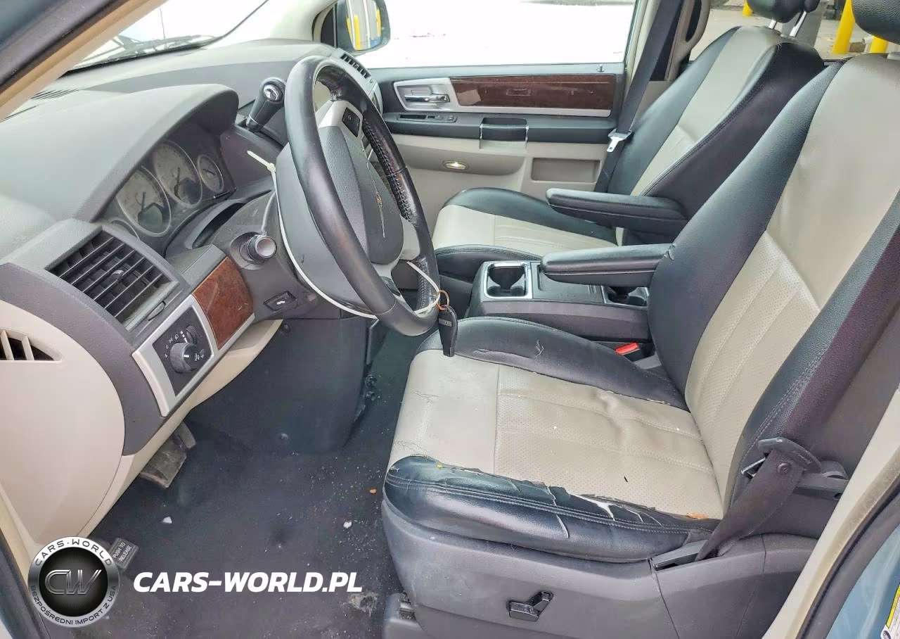 2010 Chrysler Town & Country Touring Plus VIN:2A4RR8DX5AR398309 - 7