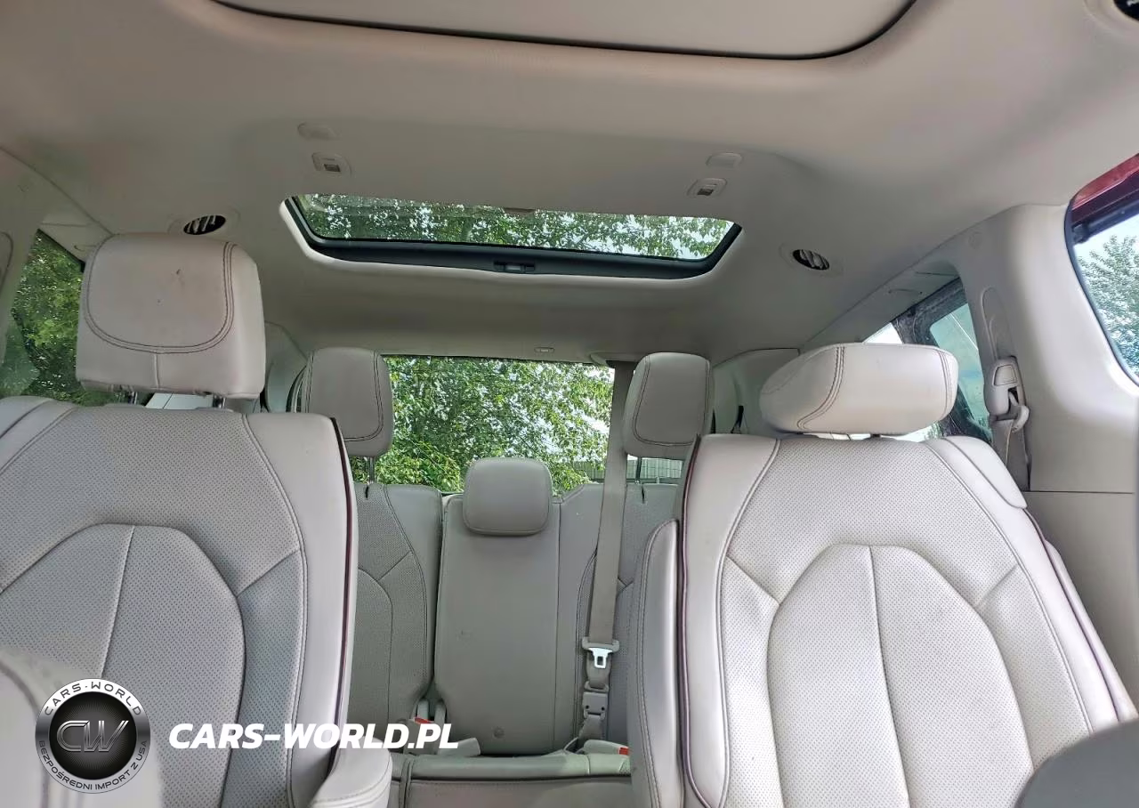 2020 Chrysler Pacifica Limited VIN:2C4RC1GGXLR285937 - 10