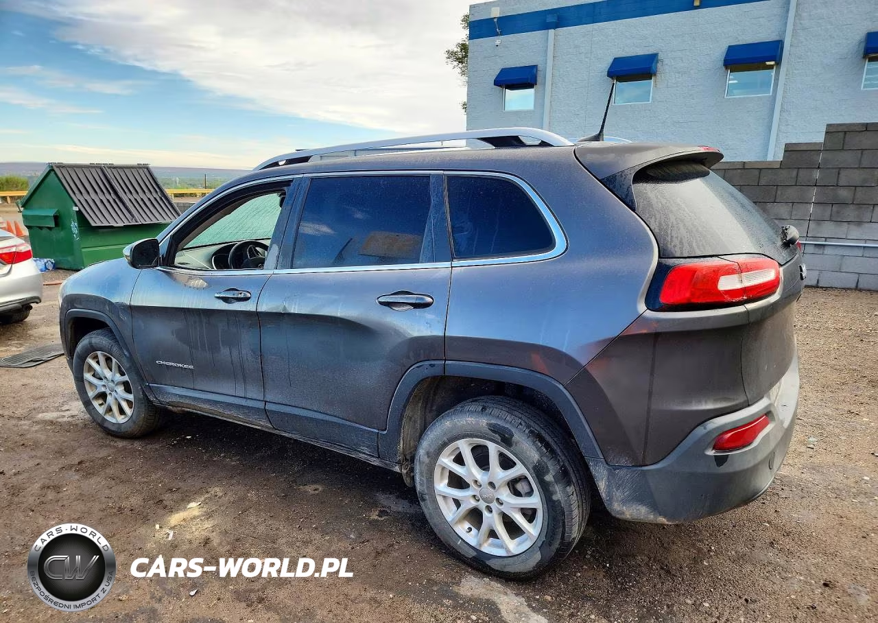 2018 Jeep Cherokee Latitude Plus VIN:1C4PJLLB3JD584592 - 2