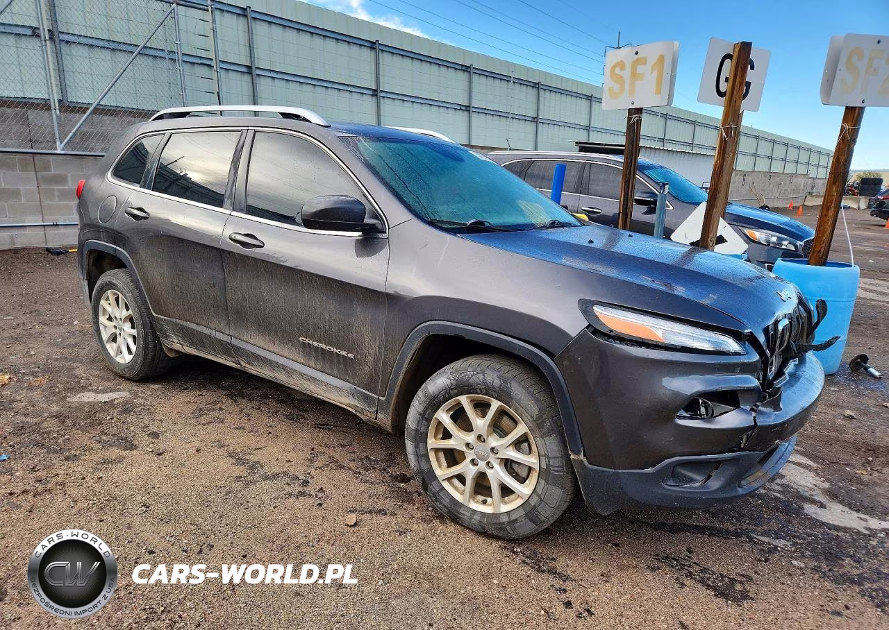 2018 Jeep Cherokee Latitude Plus VIN:1C4PJLLB3JD584592 - 4