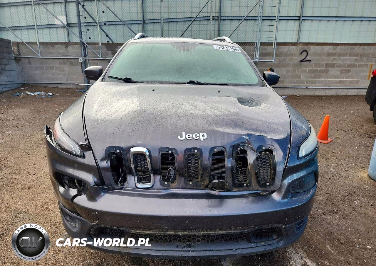 2018 Jeep Cherokee Latitude Plus VIN:1C4PJLLB3JD584592 - 5