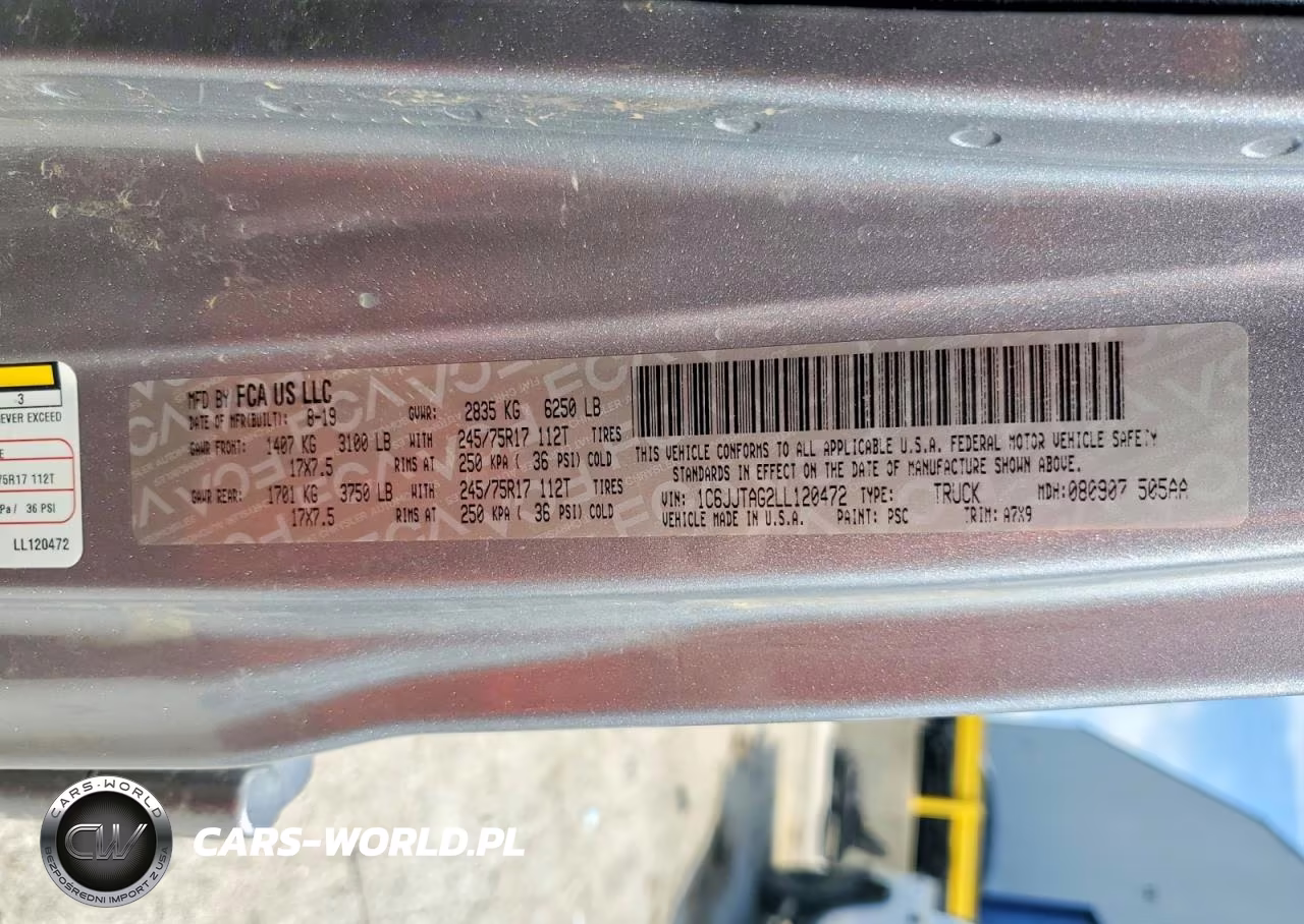 2020 Jeep Gladiator Sport VIN:1C6JJTAG2LL120472 - 13