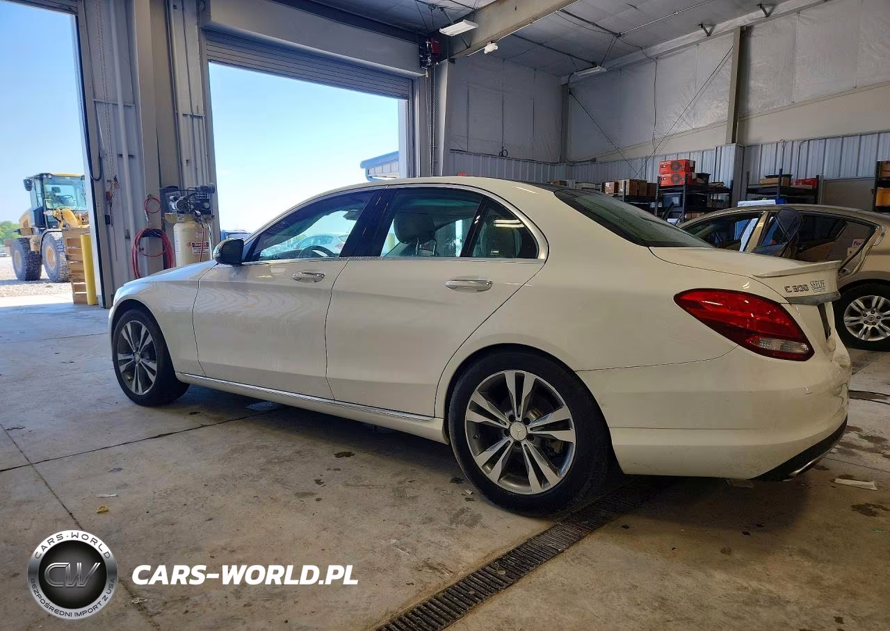 2016 Mercedes-Benz C 300 4Matic VIN:55SWF4KB8GU157980 - 2