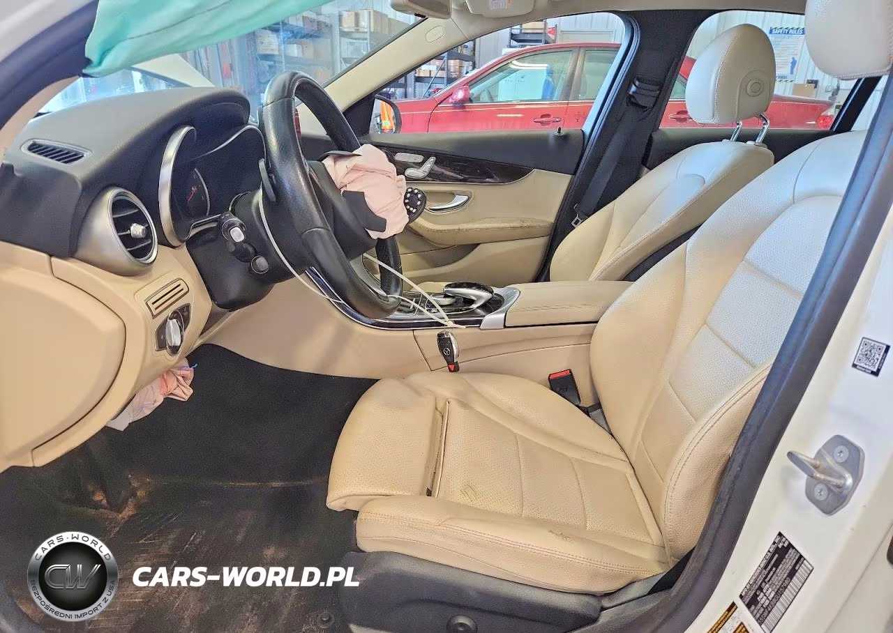 2016 Mercedes-Benz C 300 4Matic VIN:55SWF4KB8GU157980 - 7
