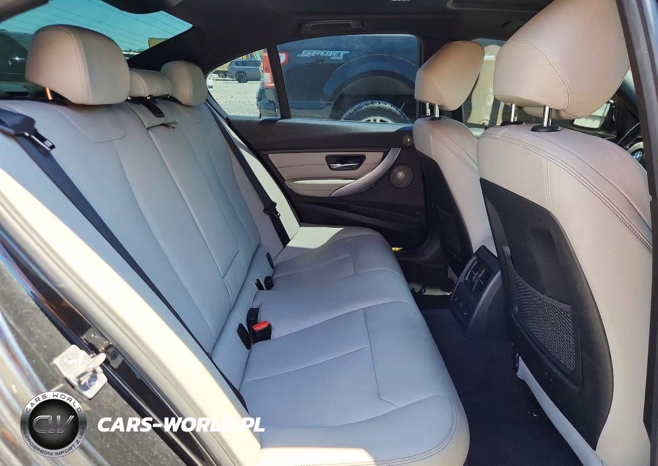 2013 BMW 335 Xi VIN:WBA3B9C5XDF586922 - 10