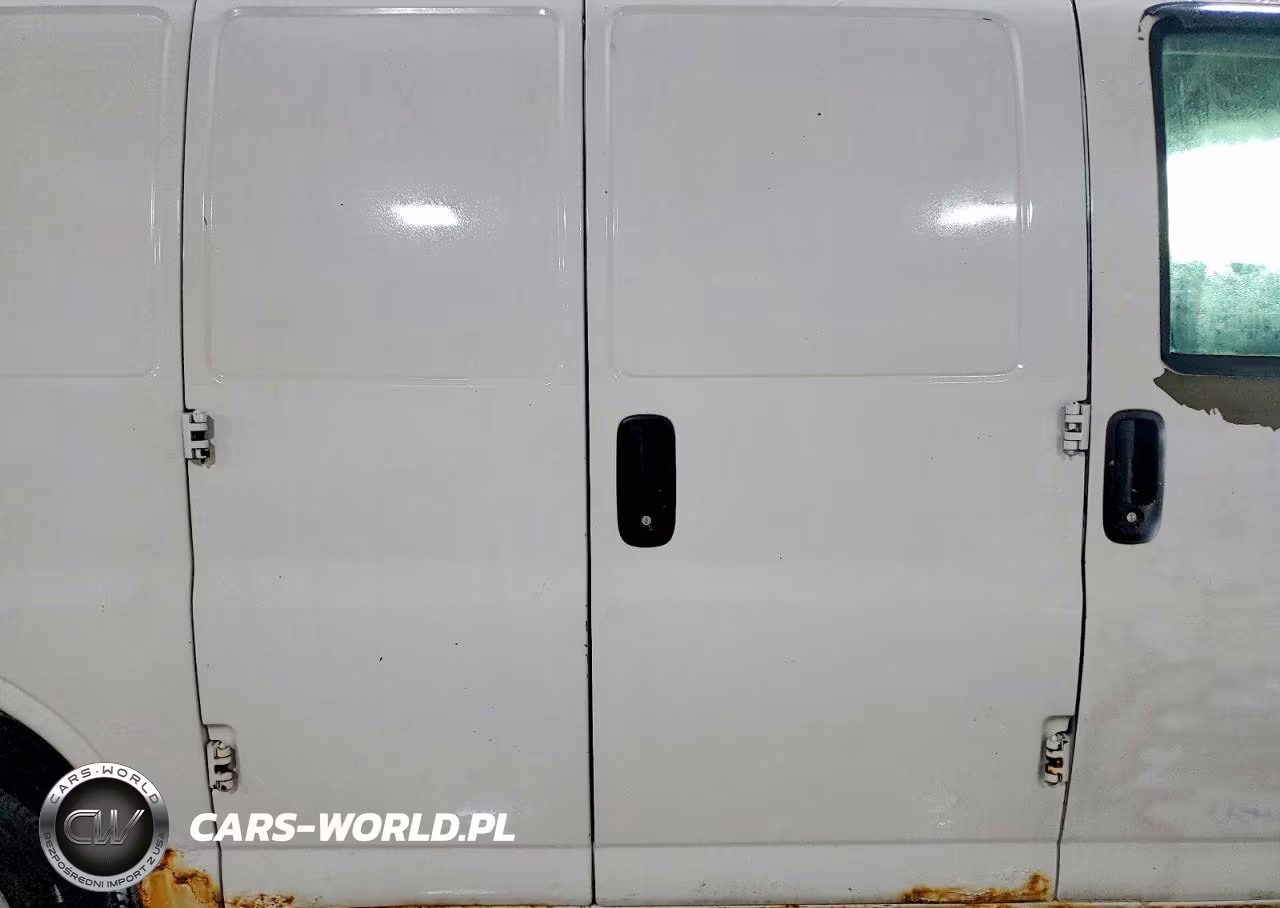 2010 Chevrolet Express 1500 Cargo Delivery Van VIN:1GCUGADX9A1147505 - 11