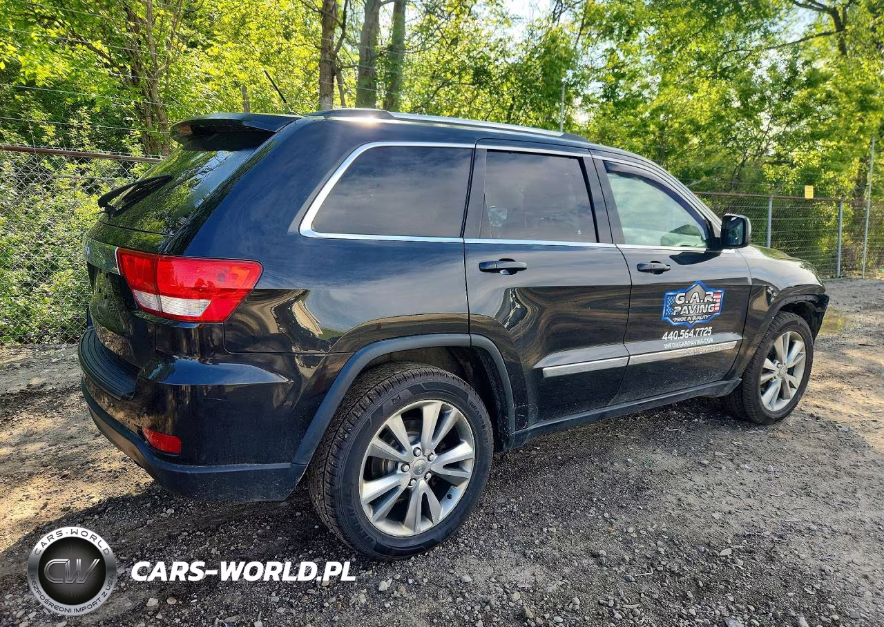 2013 Jeep Grand Cherokee Laredo VIN:1C4RJFAG4DC609941 - 3