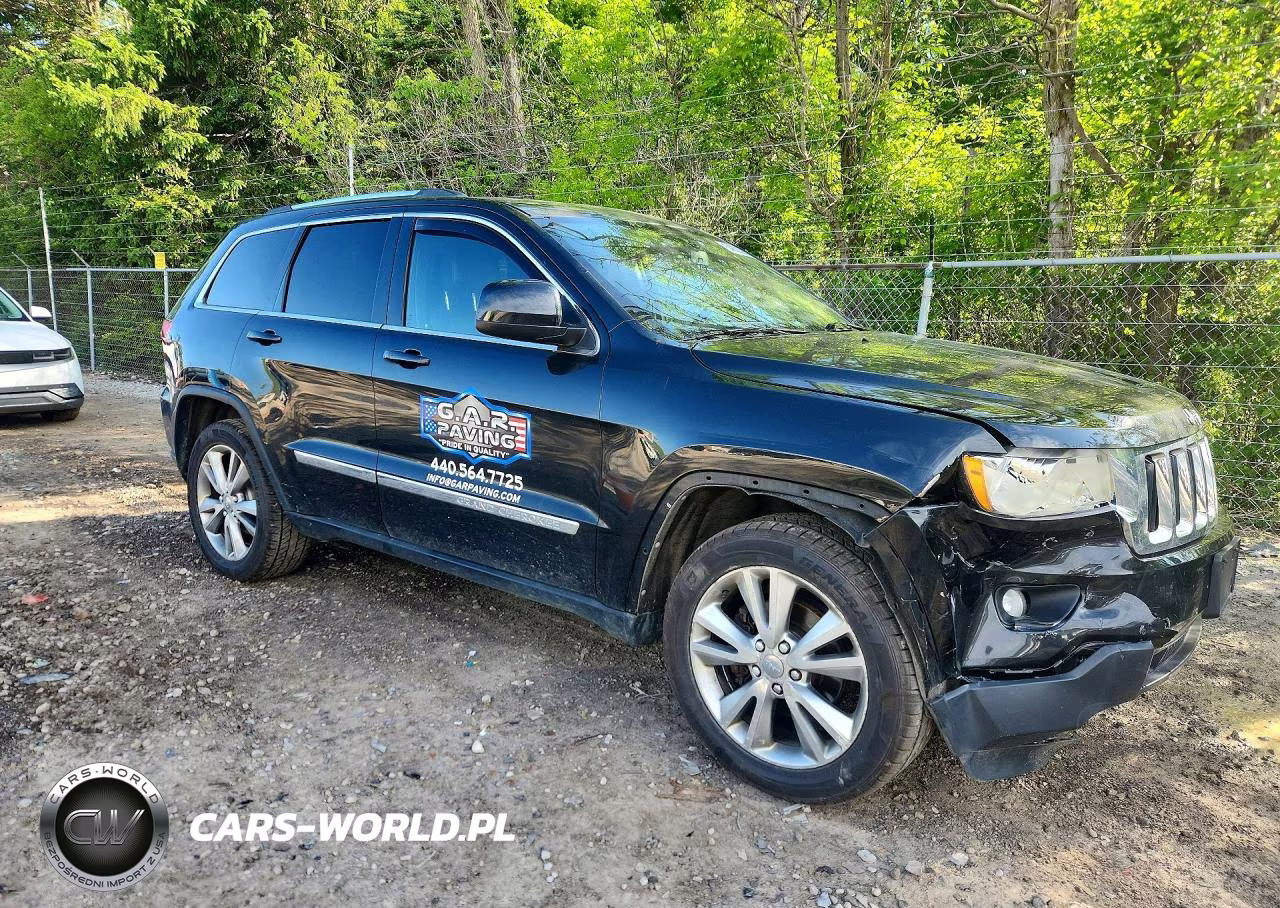 2013 Jeep Grand Cherokee Laredo VIN:1C4RJFAG4DC609941 - 4