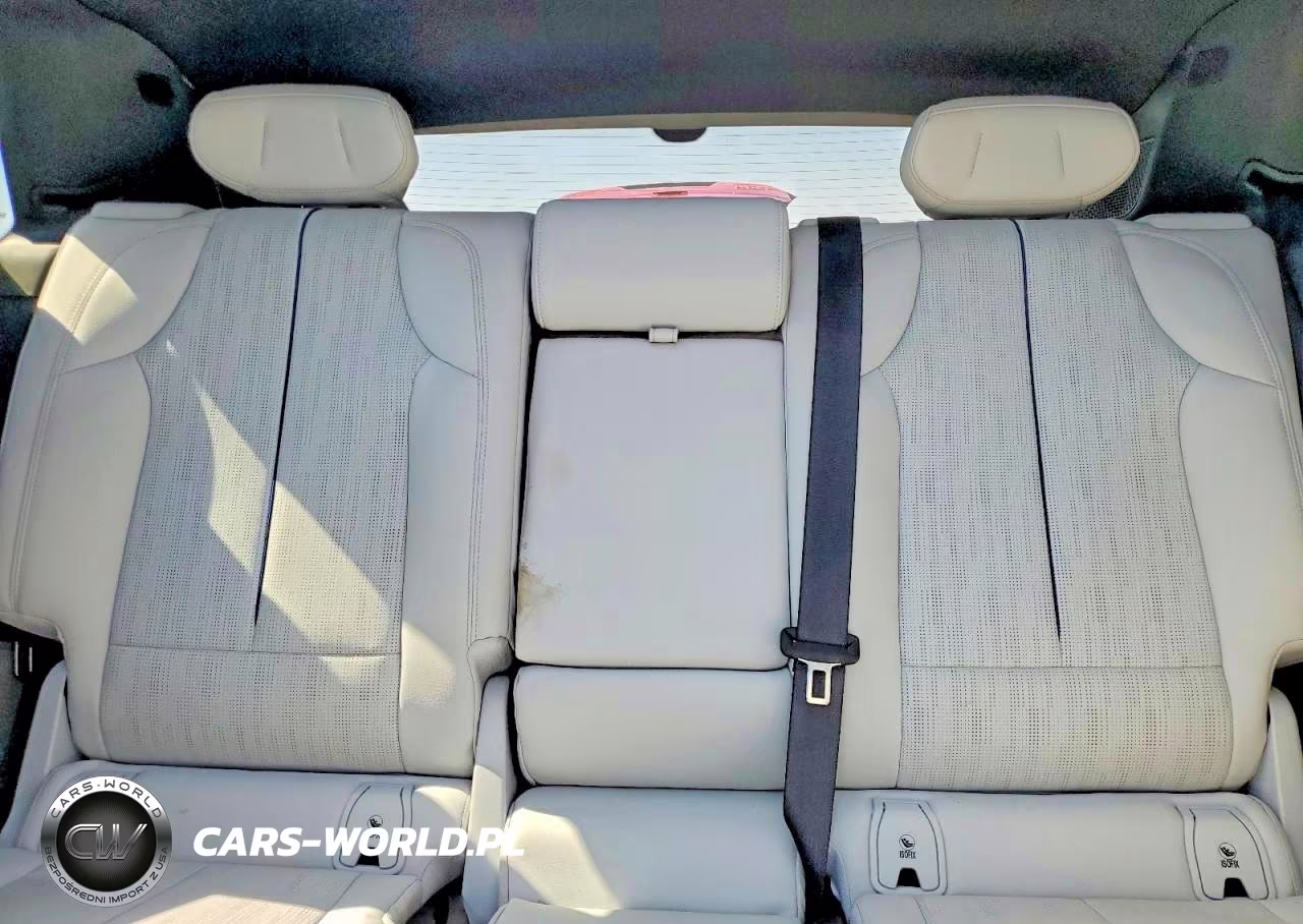 2024 Cadillac Lyriq Luxury VIN:1GYKPRRK5RZ111580 - 10