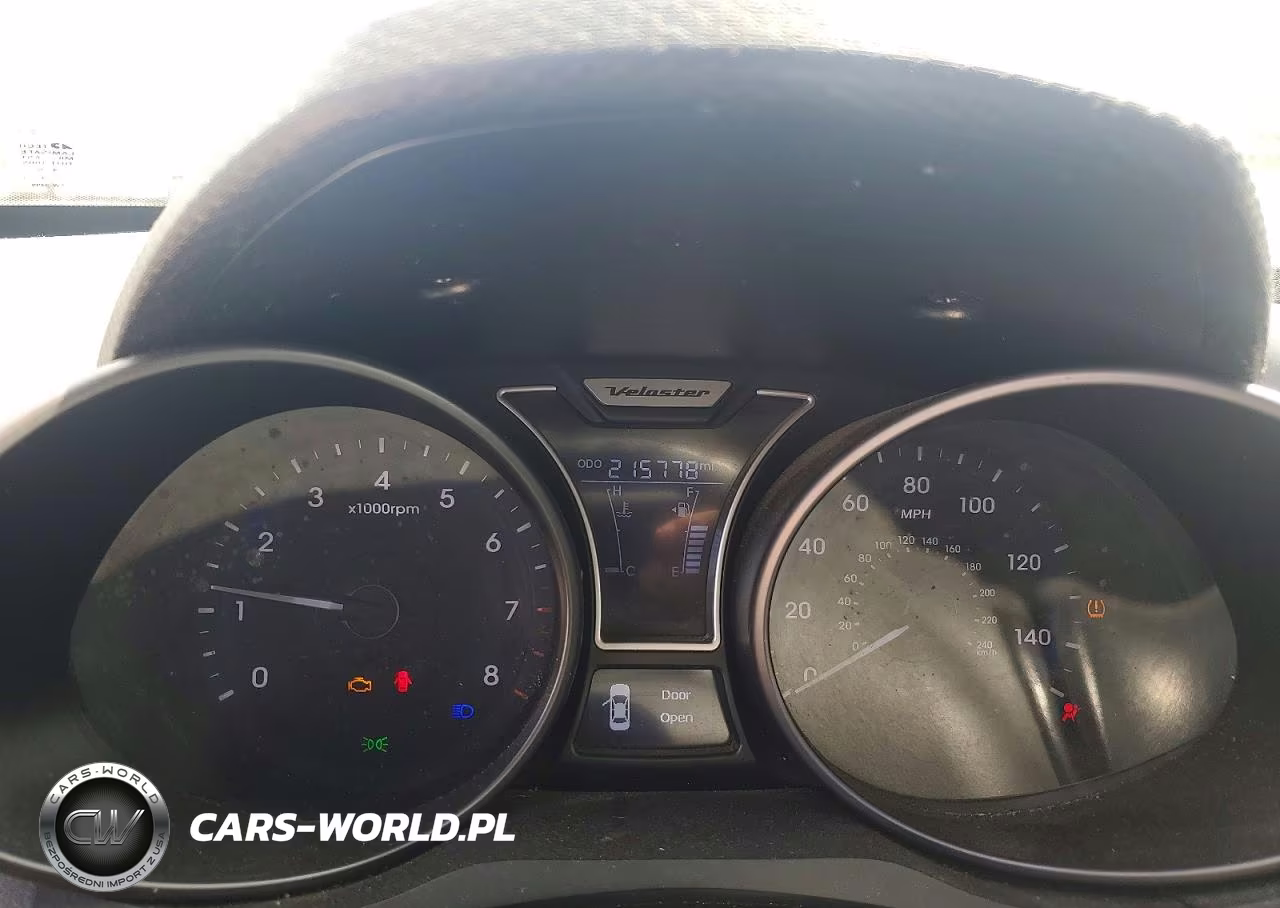 2013 Hyundai Veloster 3Dr VIN:KMHTC6AE4DU153833 - 9