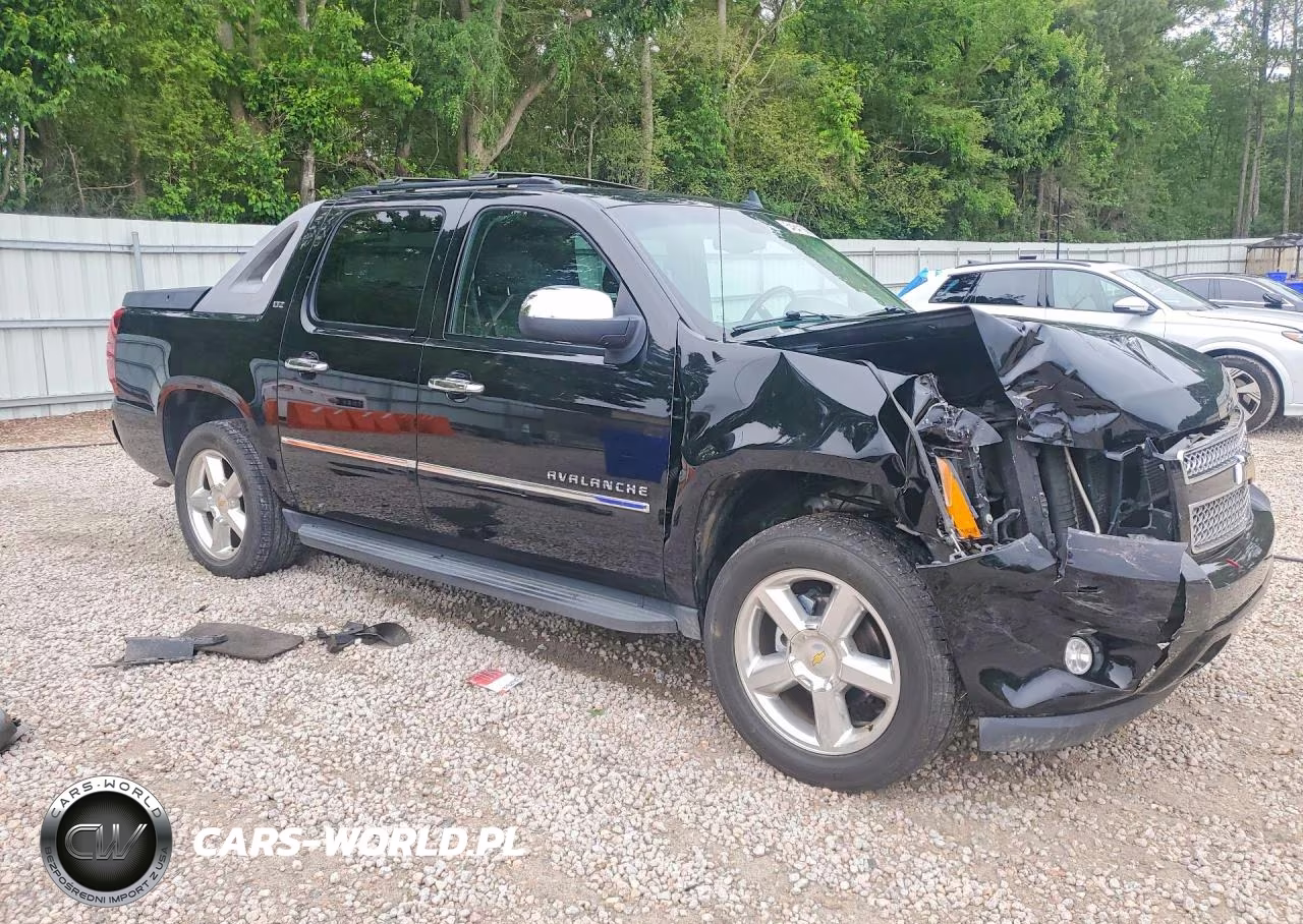 2011 Chevrolet Avalanche Ltz VIN:3GNTKGE33BG234822 - 4