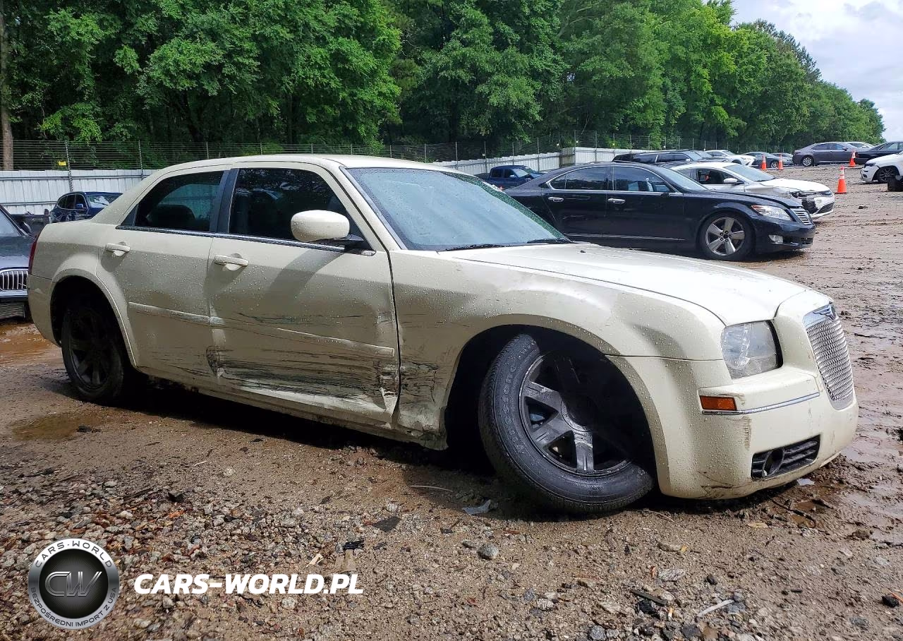 2005 Chrysler 300 Touring VIN:2C3JA53G15H136121 - 4