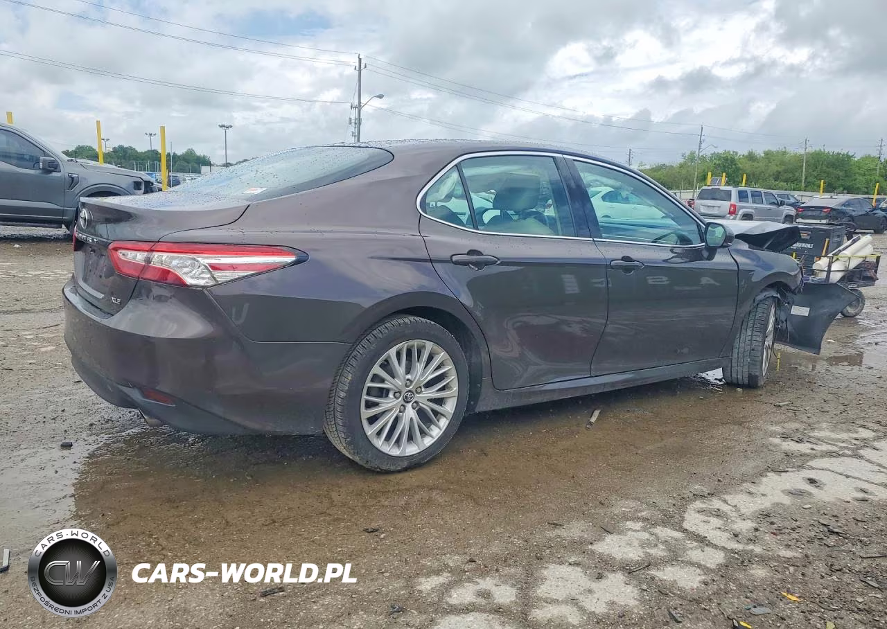 2018 Toyota Camry Xle VIN:4T1B11HKXJU134165 - 3