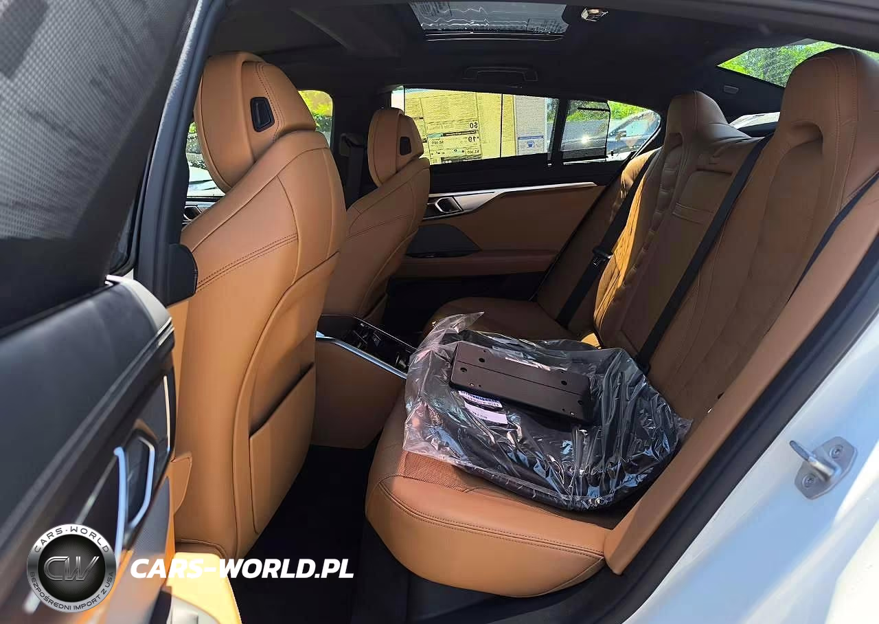 2026 BMW M850Xi VIN:WBAGV8C00TCX07870 - 11