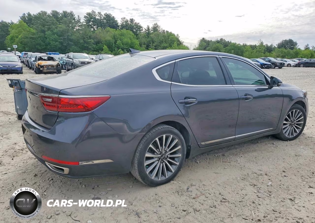 2018 Kia Cadenza Premium VIN:KNALB4J1XJ5119911 - 3