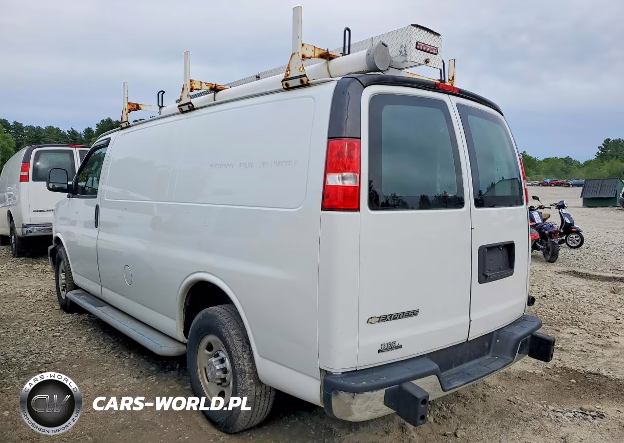 2018 Chev Express G2500 VIN:1GCWGAFGXJ1907026 - 2