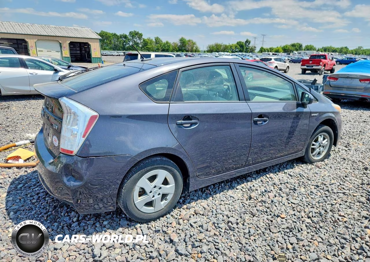 2011 Toyota Prius Two VIN:JTDKN3DU4B5308447 - 3