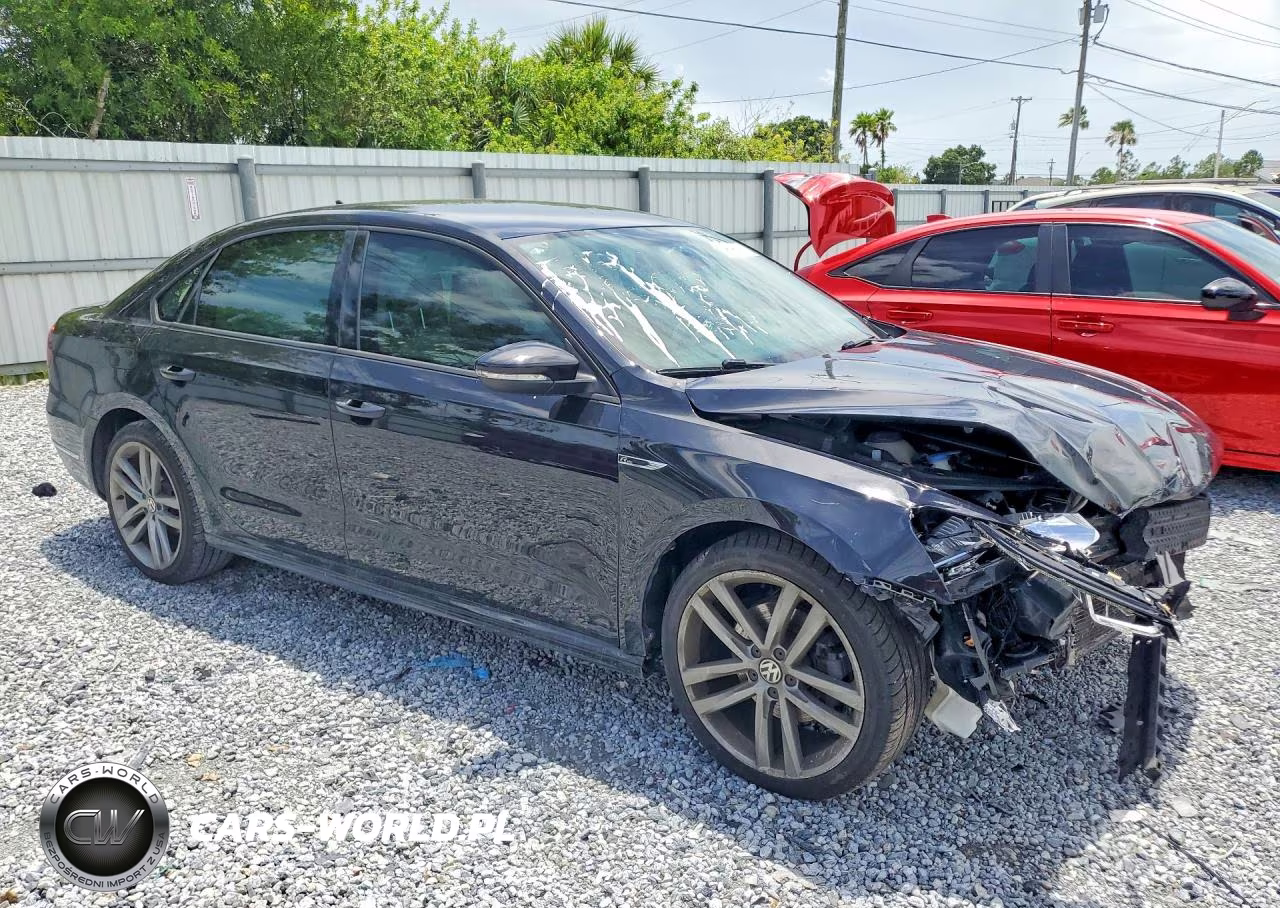 2018 Volkswagen Passat S VIN:1VWAA7A32JC010948 - 4