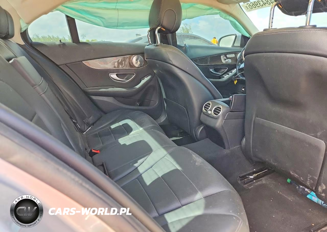 2018 Mercedes-Benz C 300 4Matic VIN:55SWF4KB3JU247982 - 10