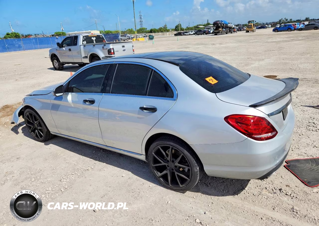 2018 Mercedes-Benz C 300 4Matic VIN:55SWF4KB3JU247982 - 2