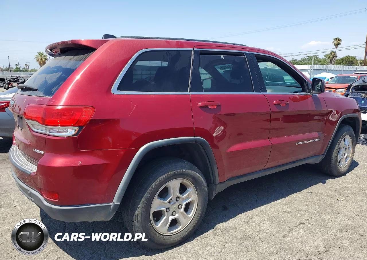 2015 Jeep Grand Cherokee Laredo VIN:1C4RJFAG5FC924282 - 3